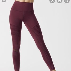 HIGH WAISTED: ALO YOGA MOTO LEGGING
